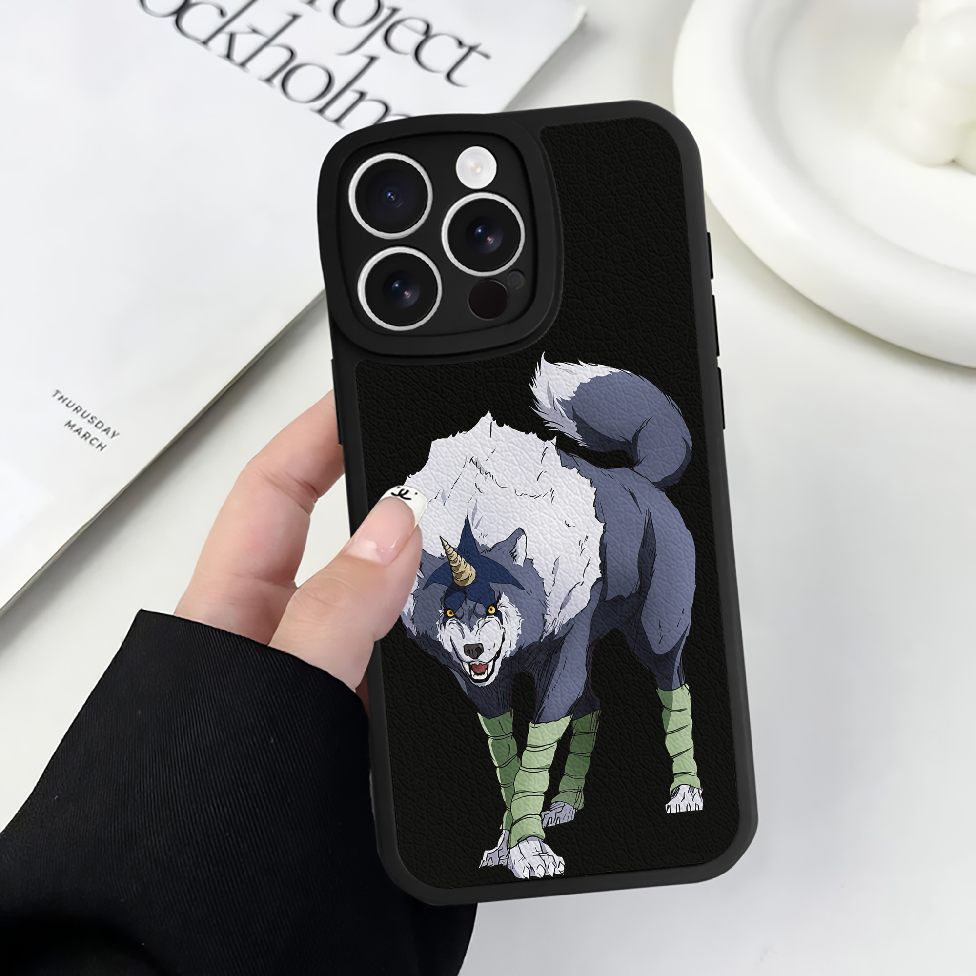 （画像用） 転スラ Regarding Reincarnated to Slime 【iPhone 16シリーズ対応】シリコンスマホケース（レザー調） 材質：シリコン